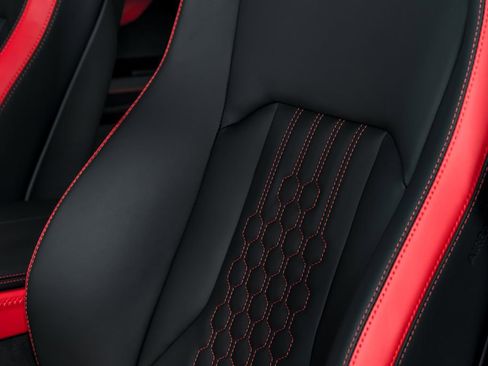 Used 2025 Lamborghini Urus SE image 22