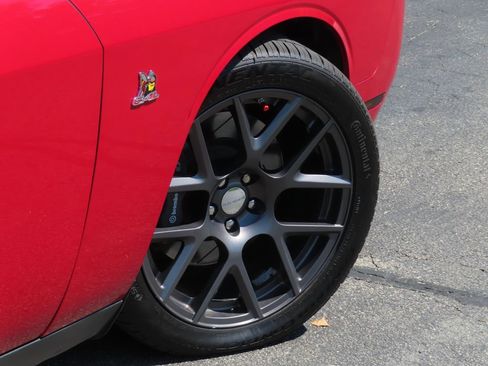Used 2016 Dodge Challenger R/T Scat Pack w/ Leather Interior Group RWD image 22