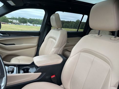 Used 2025 Jeep Grand Cherokee L Limited w/ Luxury Tech Group II AWD/4WD image 10