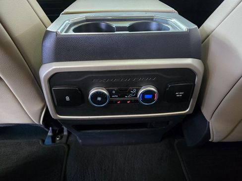 Used 2024 Ford Expedition Limited AWD/4WD image 34