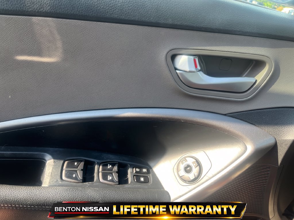 Used 2017 Hyundai Santa Fe Sport FWD image 13