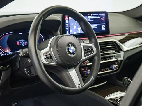 Used 2023 BMW 540i 540i w/ M Sport Package image 19