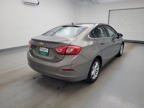Used 2018 Chevrolet Cruze LT FWD image 9