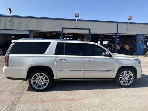 Used 2015 Cadillac Escalade ESV Premium RWD image 6