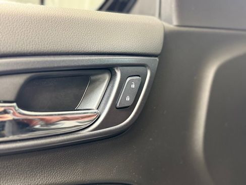 Used 2019 Chevrolet Suburban Premier w/ Premier Plus Edition AWD/4WD image 9