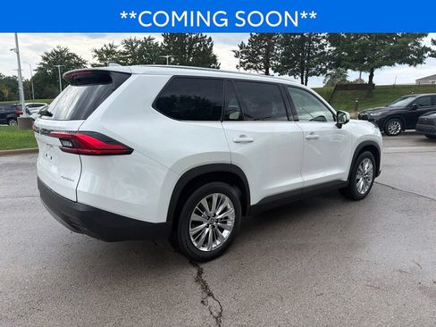 Used 2024 Toyota Grand Highlander AWD image 5