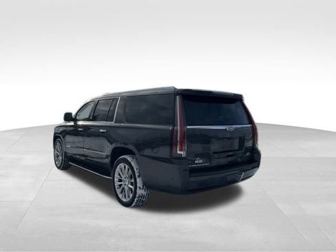 Used 2018 Cadillac Escalade ESV Luxury image 3