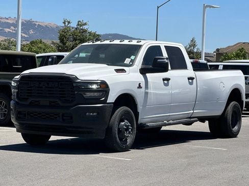 New 2026 RAM 3500 Tradesman AWD/4WD image 9