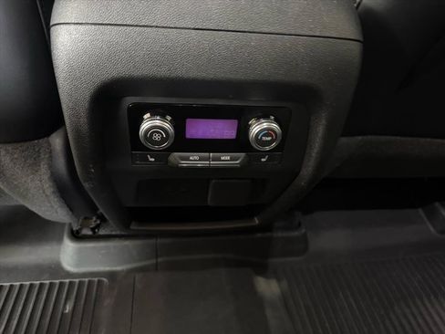 Used 2024 GMC Acadia AT4 w/ Luxury Package image 12