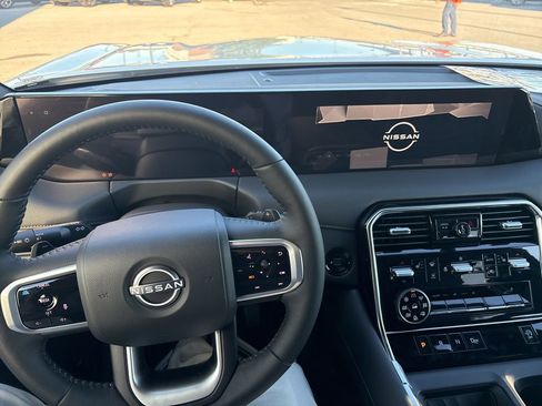New 2025 Nissan Armada SL w/ Captain's Chari Seat Package AWD/4WD image 15