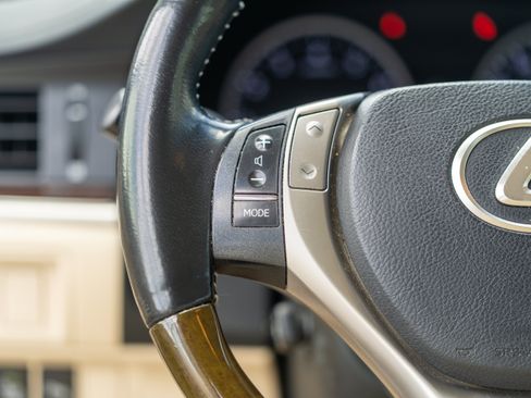 Used 2013 Lexus ES 350 w/ Luxury Pkg FWD image 20