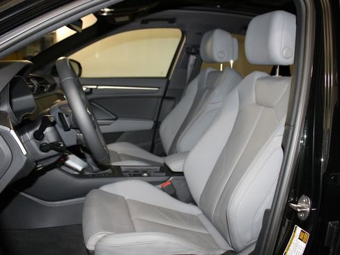 Certified 2025 Audi Q3 2.0T Premium w/ Convenience Package image 7