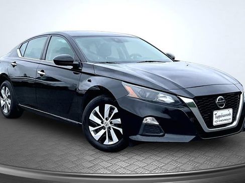 Used 2022 Nissan Altima 2.5 S FWD image 3