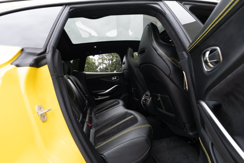 Used 2022 Aston Martin DBX AWD/4WD image 33