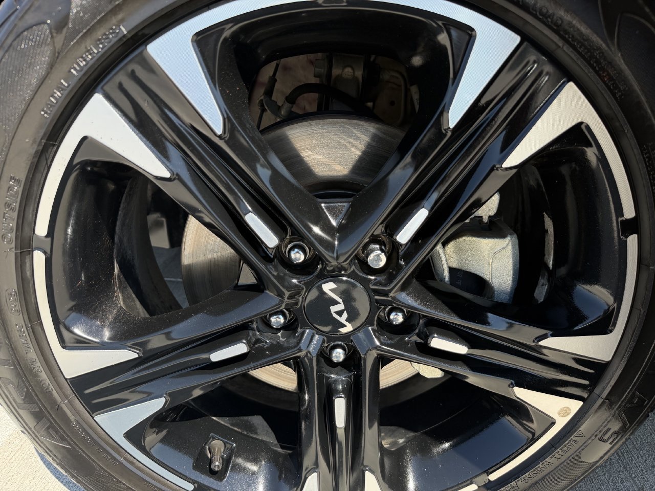 Used 2024 Kia K5 GT-Line w/ GT-Line Premium Package FWD image 9