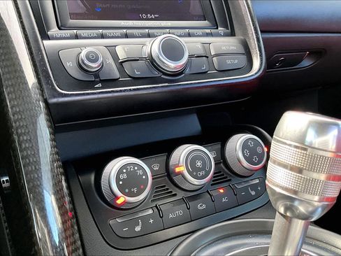 Used 2012 Audi R8 V10 image 33