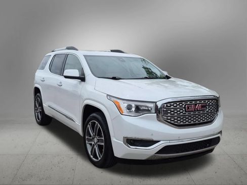 Used 2019 GMC Acadia Denali w/ Technology Package AWD/4WD image 8