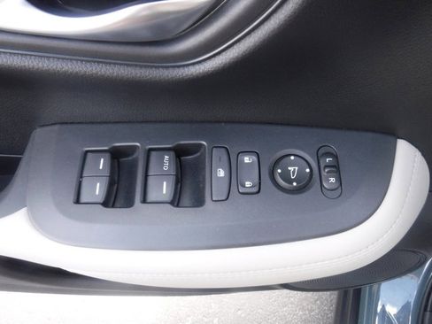 Used 2024 Honda HR-V LX image 15