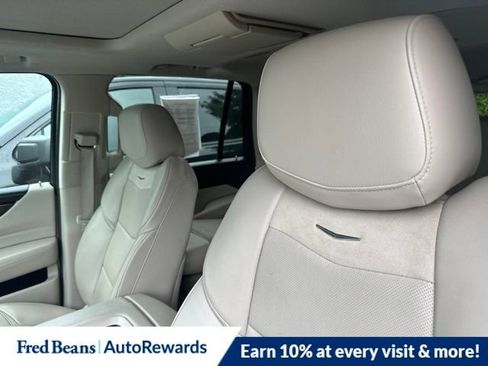 Used 2019 Cadillac Escalade Premium Luxury AWD/4WD image 5
