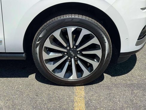Used 2024 Lincoln Navigator Reserve AWD/4WD image 9