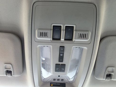 Used 2010 Cadillac SRX Premium AWD/4WD image 35