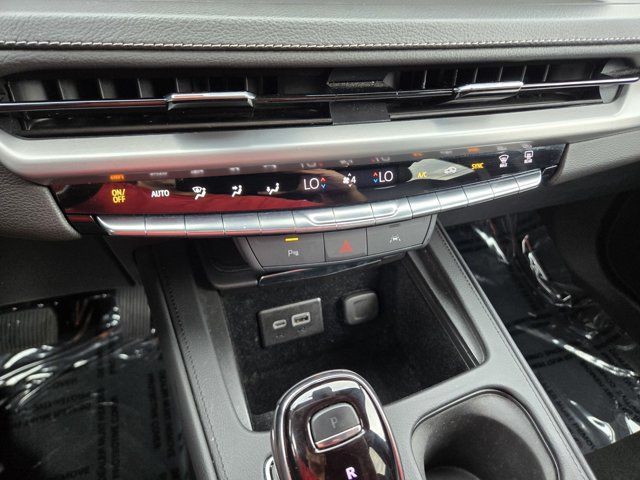 Used 2025 Cadillac XT4 Premium Luxury FWD image 12