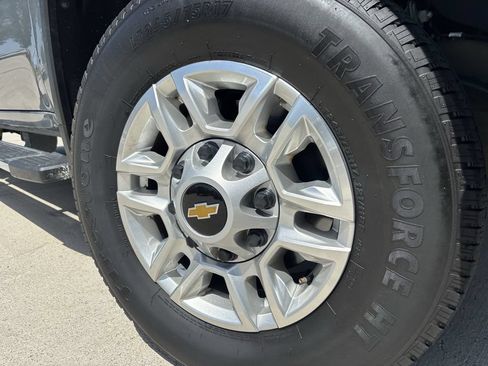 Used 2025 Chevrolet Silverado 2500 LT w/ Convenience Package AWD/4WD image 10