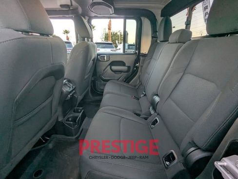 Used 2023 Jeep Gladiator Sport image 34
