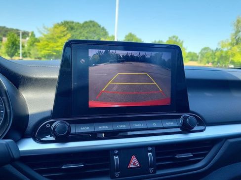 Used 2023 Kia Forte LXS w/ LXS Technology Package FWD image 19