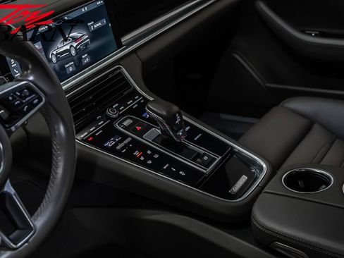 Used 2018 Porsche Panamera 4 image 23