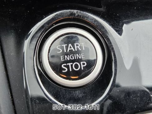 Used 2025 Nissan Versa SV FWD image 32