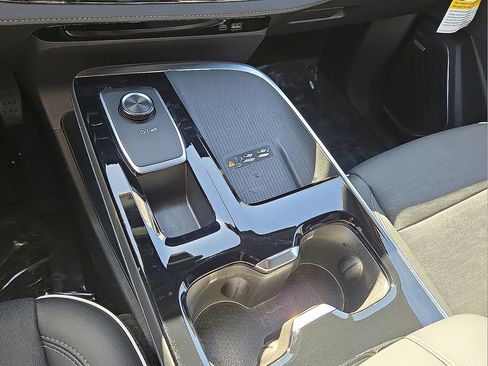 Used 2025 Buick Enclave Preferred image 31