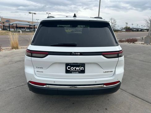 Used 2023 Jeep Grand Cherokee Limited AWD/4WD image 6