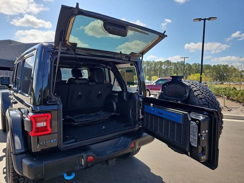 Used 2024 Jeep Wrangler Unlimited Rubicon 4xe AWD/4WD image 18