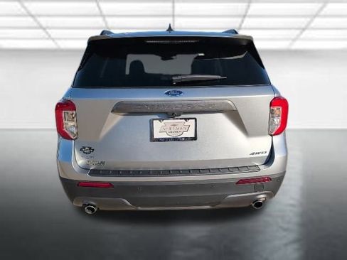 Used 2024 Ford Explorer XLT w/ Equipment Group 202A image 31