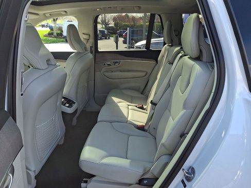 Certified 2024 Volvo XC90 B5 Plus w/ Protection Package Premier AWD/4WD image 10