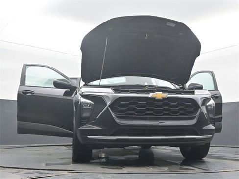 Used 2024 Chevrolet Trax LT w/ Driver Confidence Package image 58