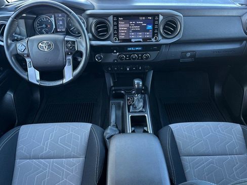 Used 2022 Toyota Tacoma TRD Off-Road image 13