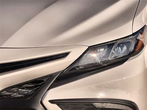 Used 2022 Toyota Camry SE image 24
