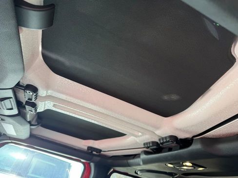 Used 2021 Jeep Wrangler Unlimited Sahara image 8