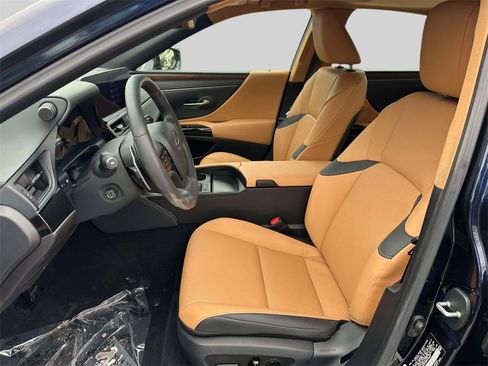 Certified 2023 Lexus ES 350 w/ Premium Package image 16