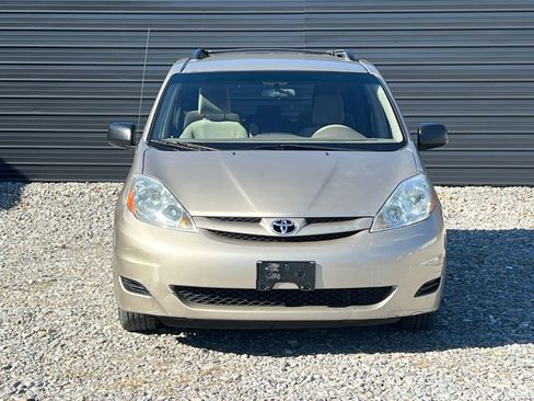 Used 2009 Toyota Sienna LE image 8