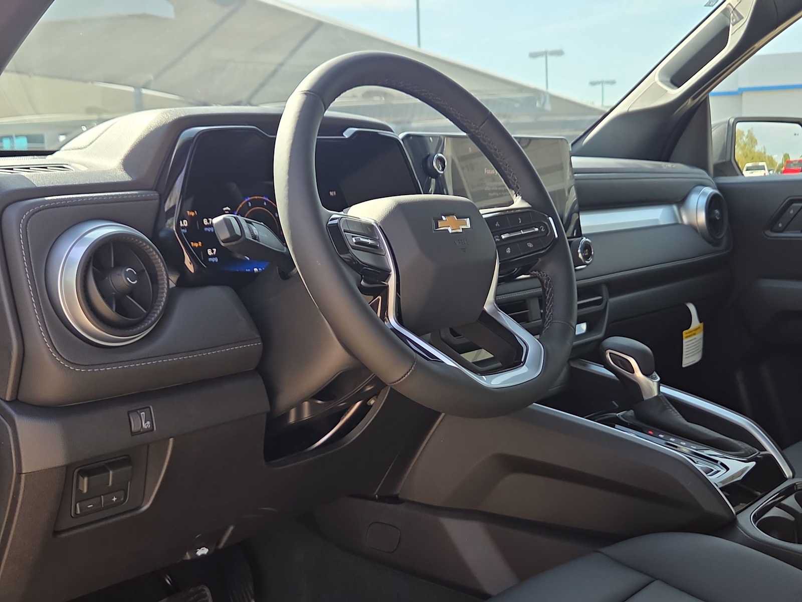 New 2026 Chevrolet Colorado LT w/ LT Convenience Package AWD/4WD image 10
