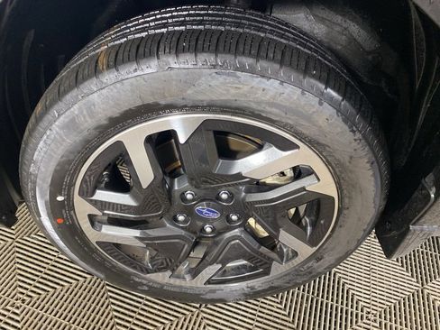 Certified 2025 Subaru Forester Limited image 12