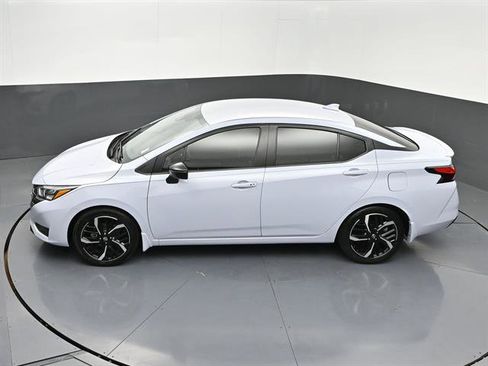 Used 2023 Nissan Versa SR w/ Trunk Package image 41