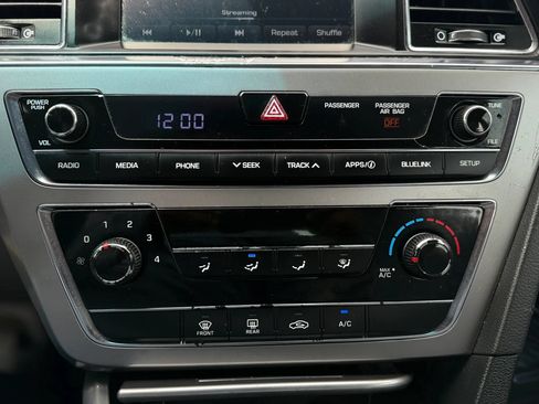 Used 2017 Hyundai Sonata SE FWD image 13