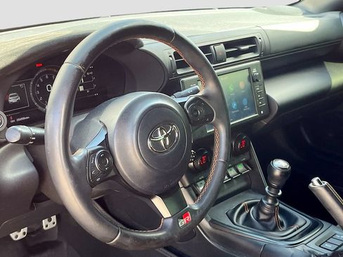 Used 2023 Toyota GR86 10th Anniversary SE RWD image 9