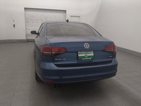 Used 2017 Volkswagen Jetta SE FWD image 6