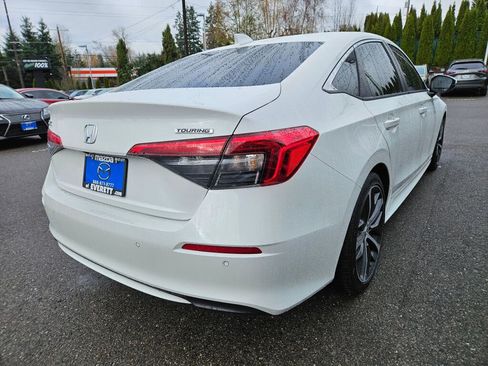 Used 2024 Honda Civic Touring image 4