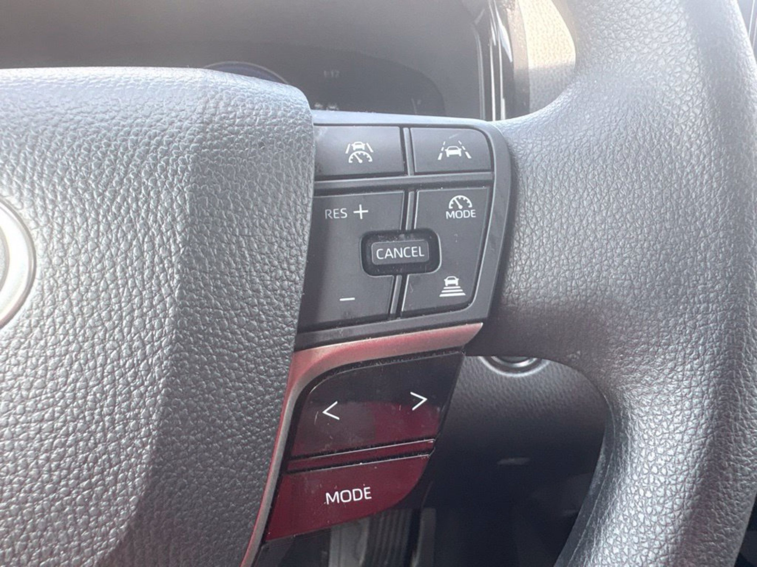 Used 2025 Toyota Camry LE FWD image 13